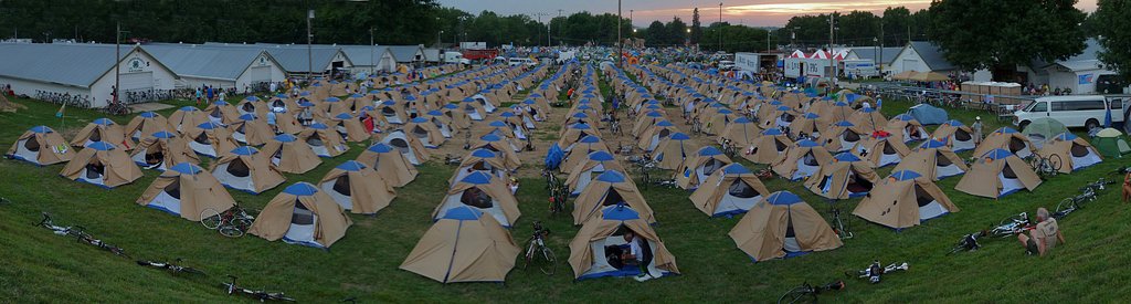 Day2 Tents pan5.jpg